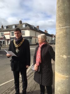 Mayor, Cllr Duncan Enright reads the Commonwealth Day affrmation with Cllr Liz Duncan in attendance