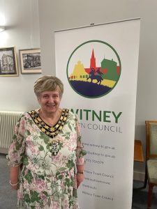 Photo of new mayor of Witney Councillor Jane Doughty wearing chain of office